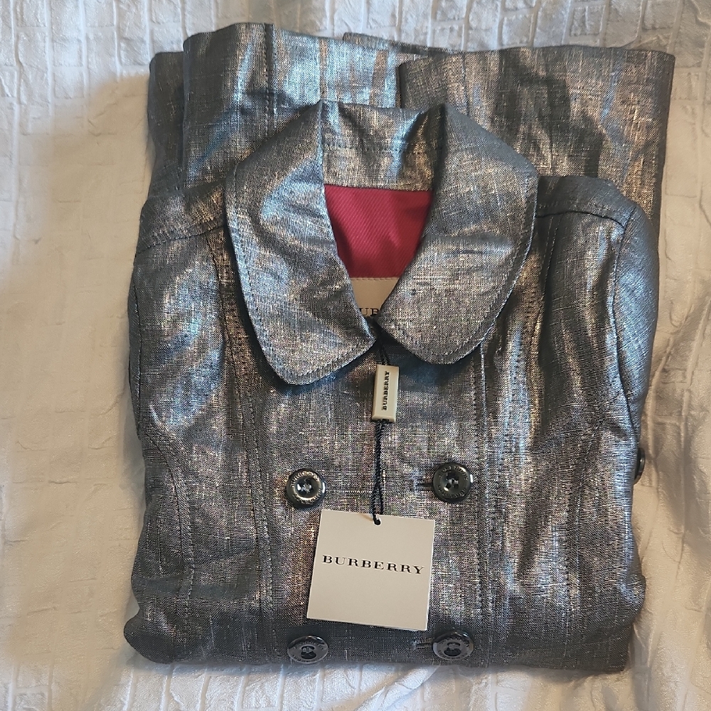 NWT Burberry children's metallic lightweight outerwear piece Girls Size 3